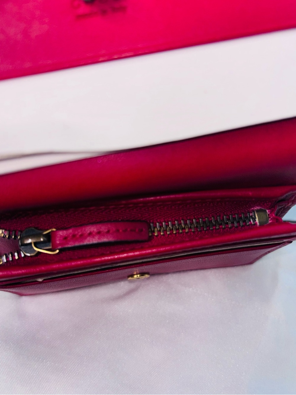 Gucci GG Supreme Crystal Cherry compact wallet, style 476050 - Picture 5 of 13